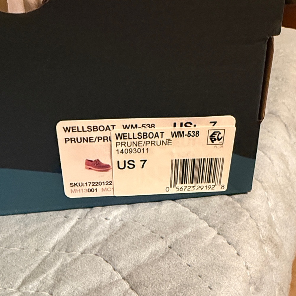 Sperry Women’s Plum Boat Shoes - Picture 3 of 8